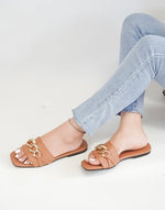 Lea flats camel size 6