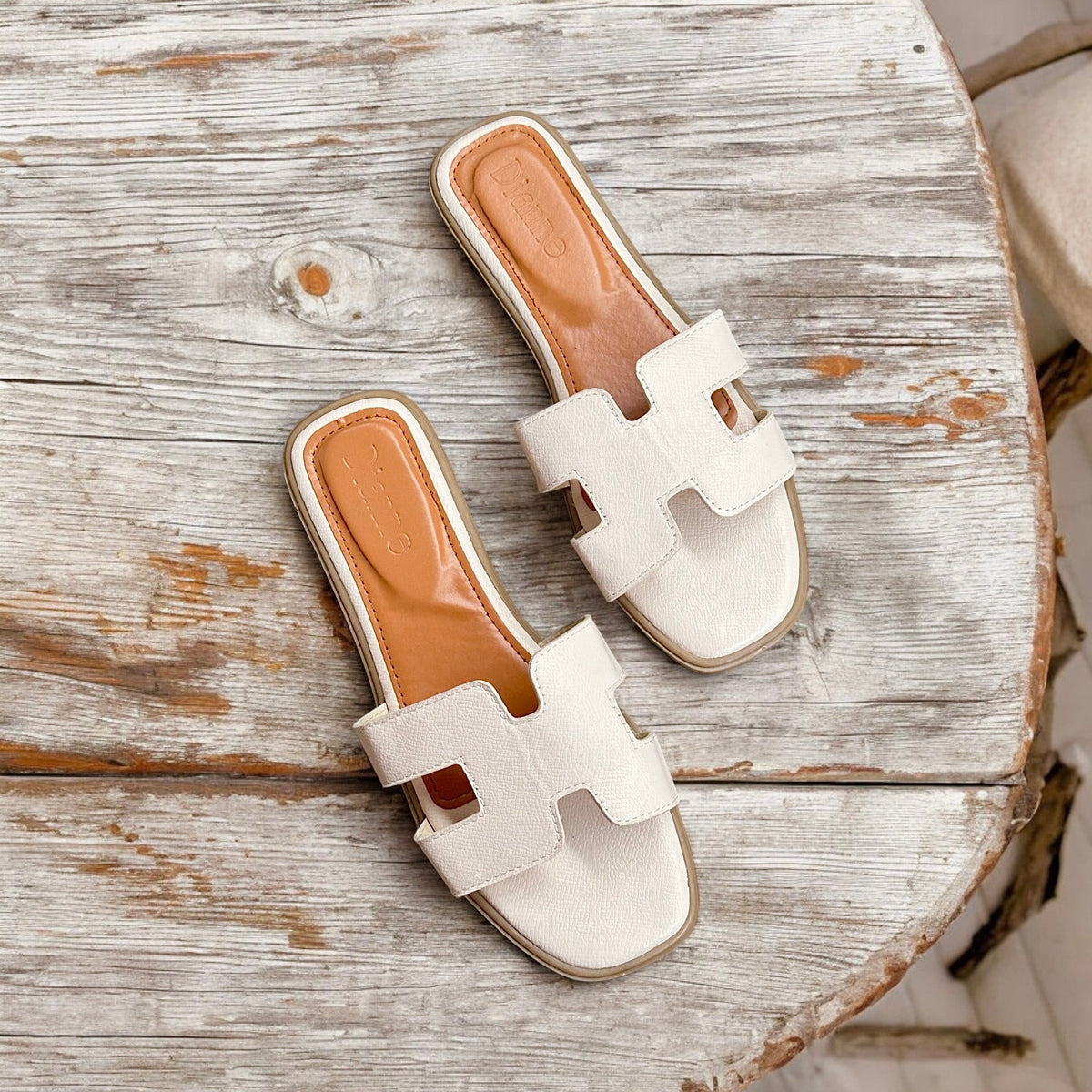 Brenda Plain Flats (please add size)