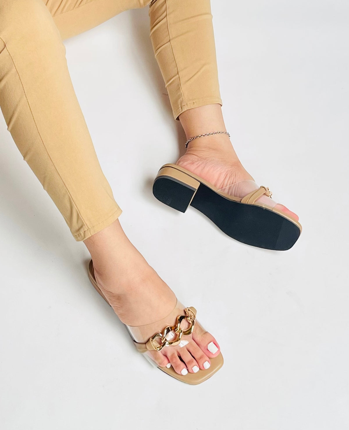 1 Yuna transparent beige size 7