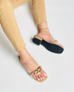 1 Yuna transparent beige size 7