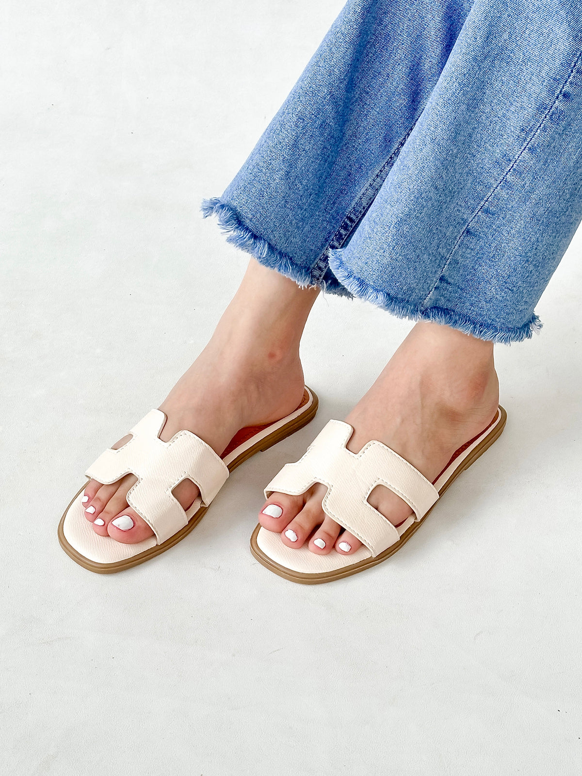 Brenda Plain Flats (please add size)