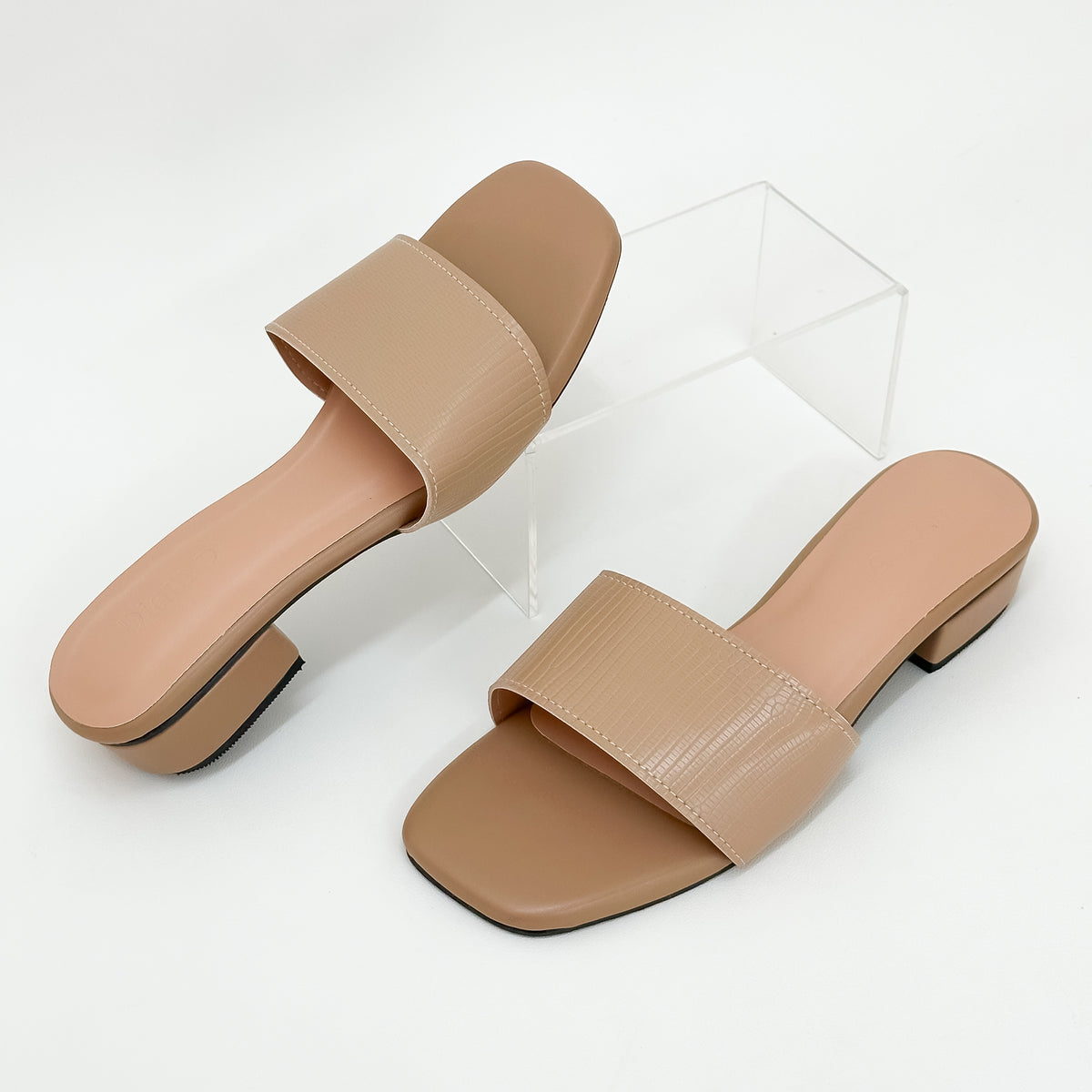 Cindy Strap On Sandals