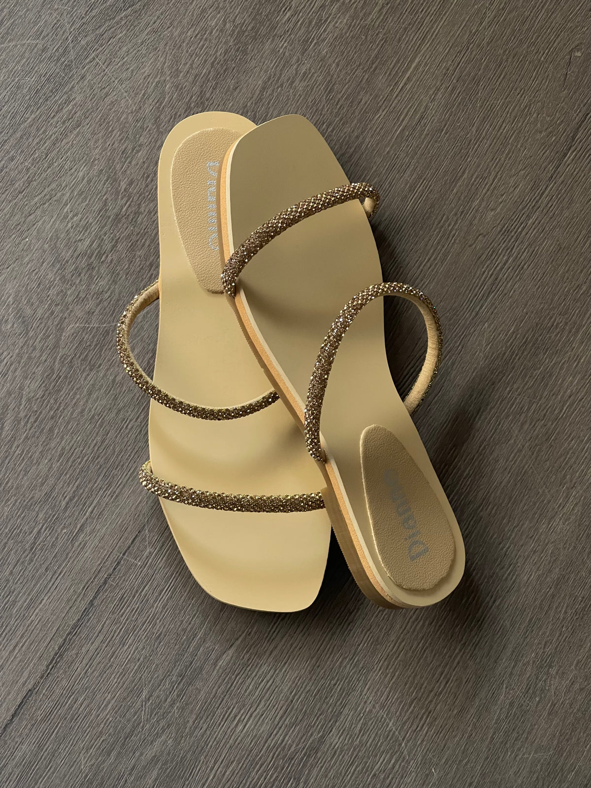 Jewel Stud Beige size 5,6,8,9