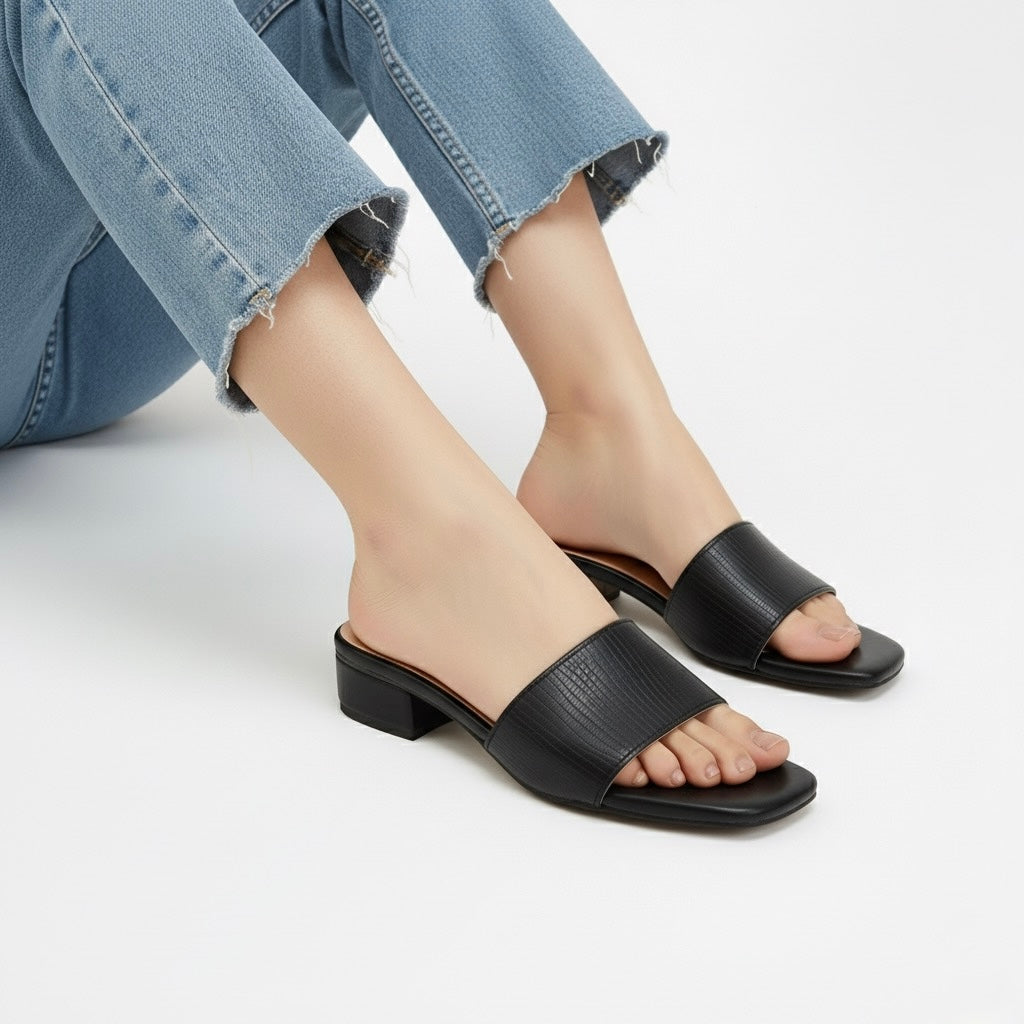 Cindy Strap On Sandals