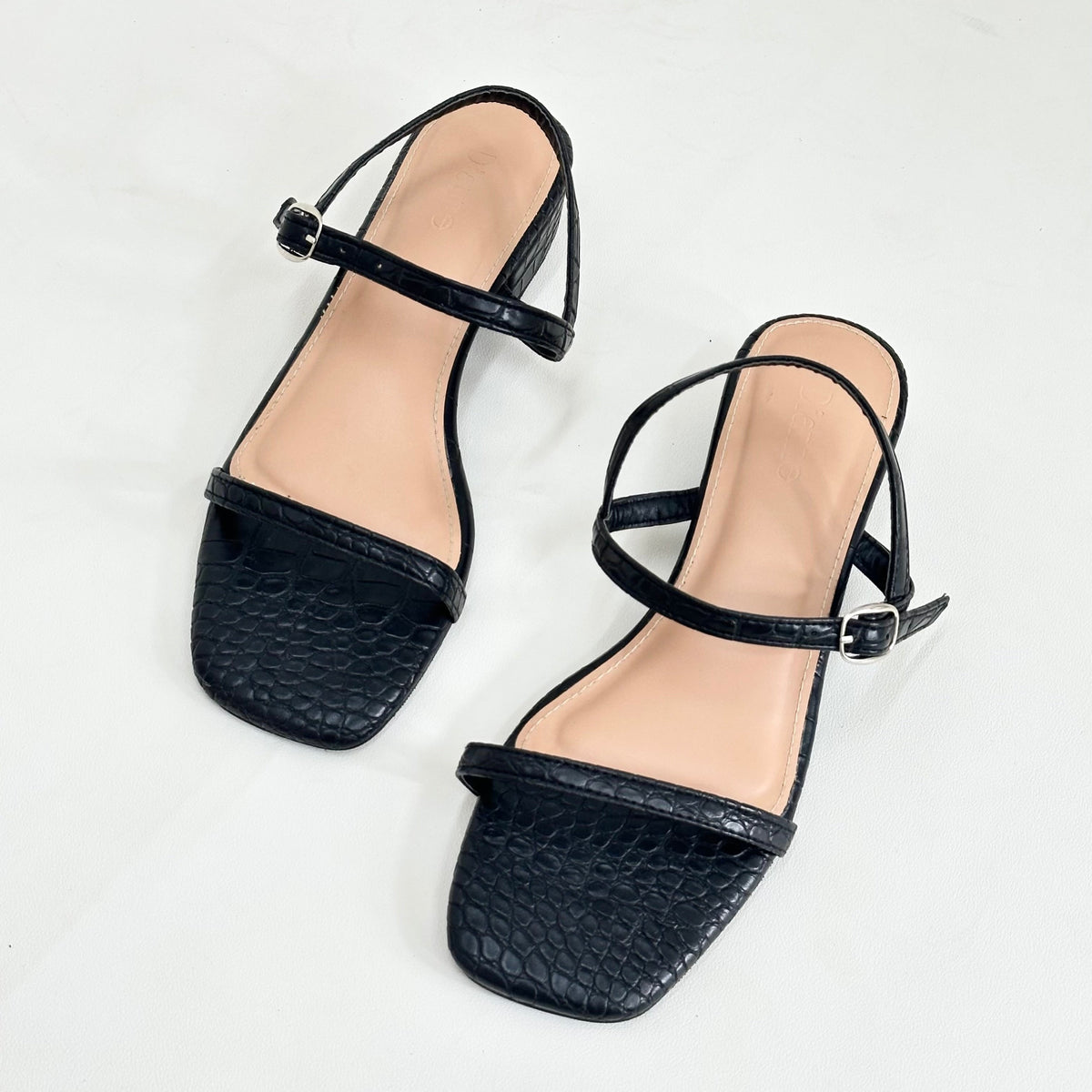Casey Strappy Sandals 1inch