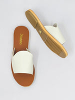 Chelsea Flats White size 9