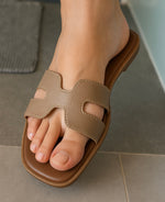 Calista in Light Taupe