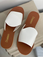 Chelsea Flats White size 9