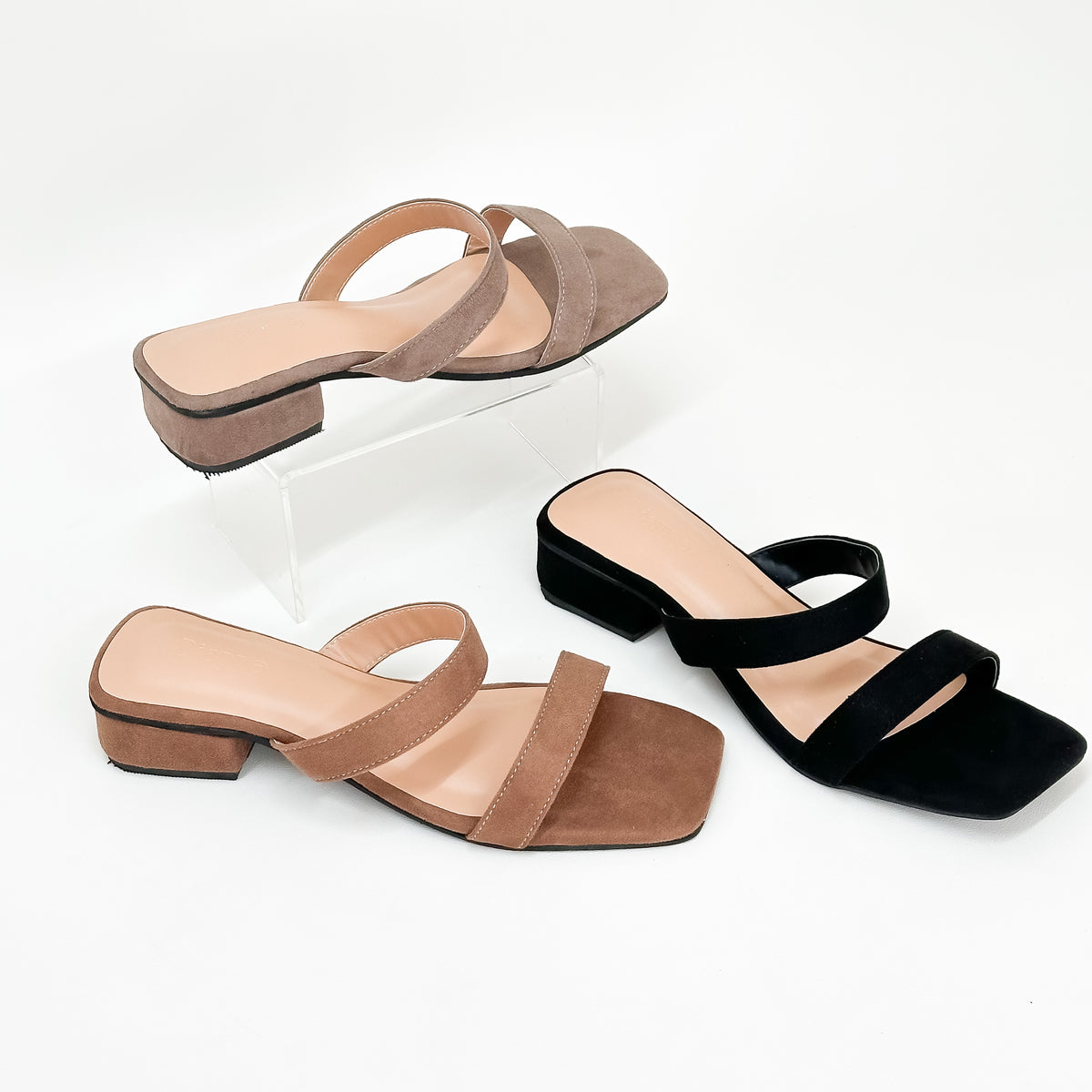 A Sabby Square Suede Sandals