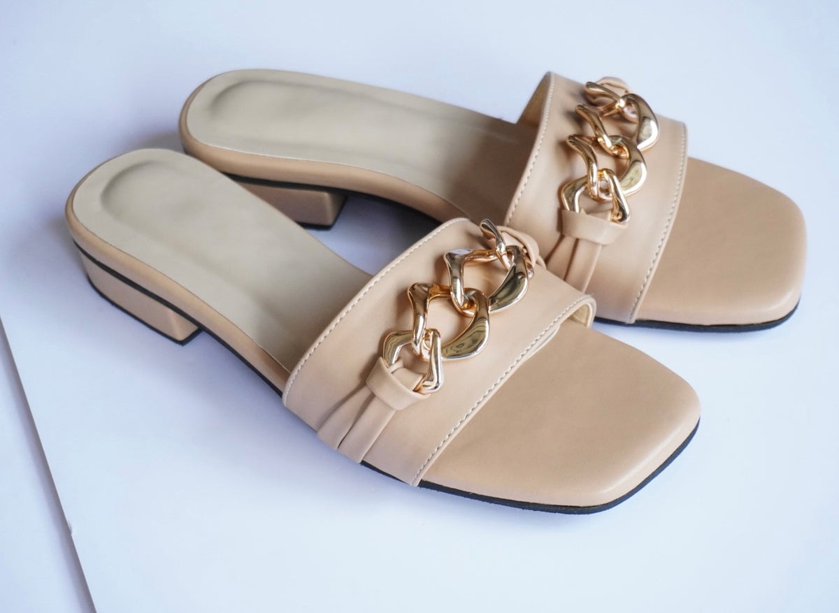 Yuna buckled Beige size 5,9,10