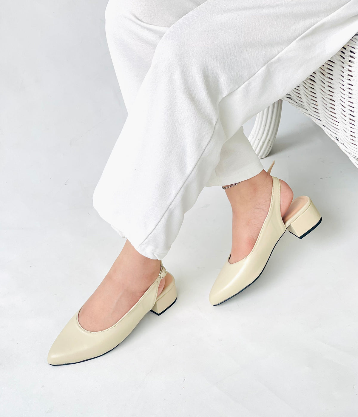 Maria Shoes Cream Leather 1.5 inch heel