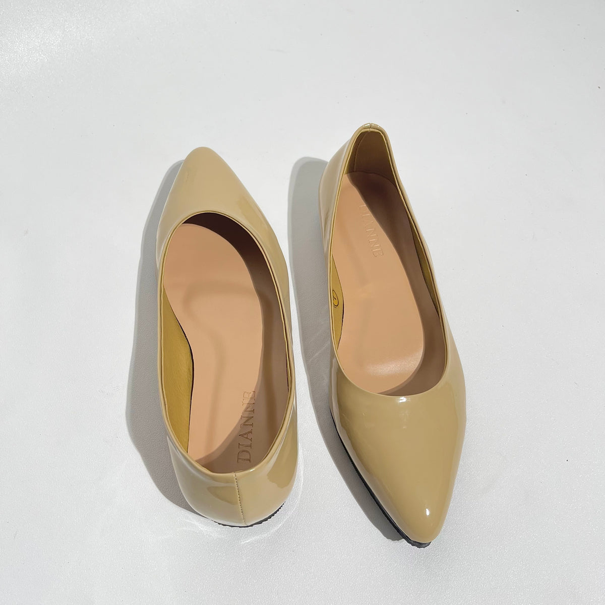 B Winona Shoes Nude Glossy