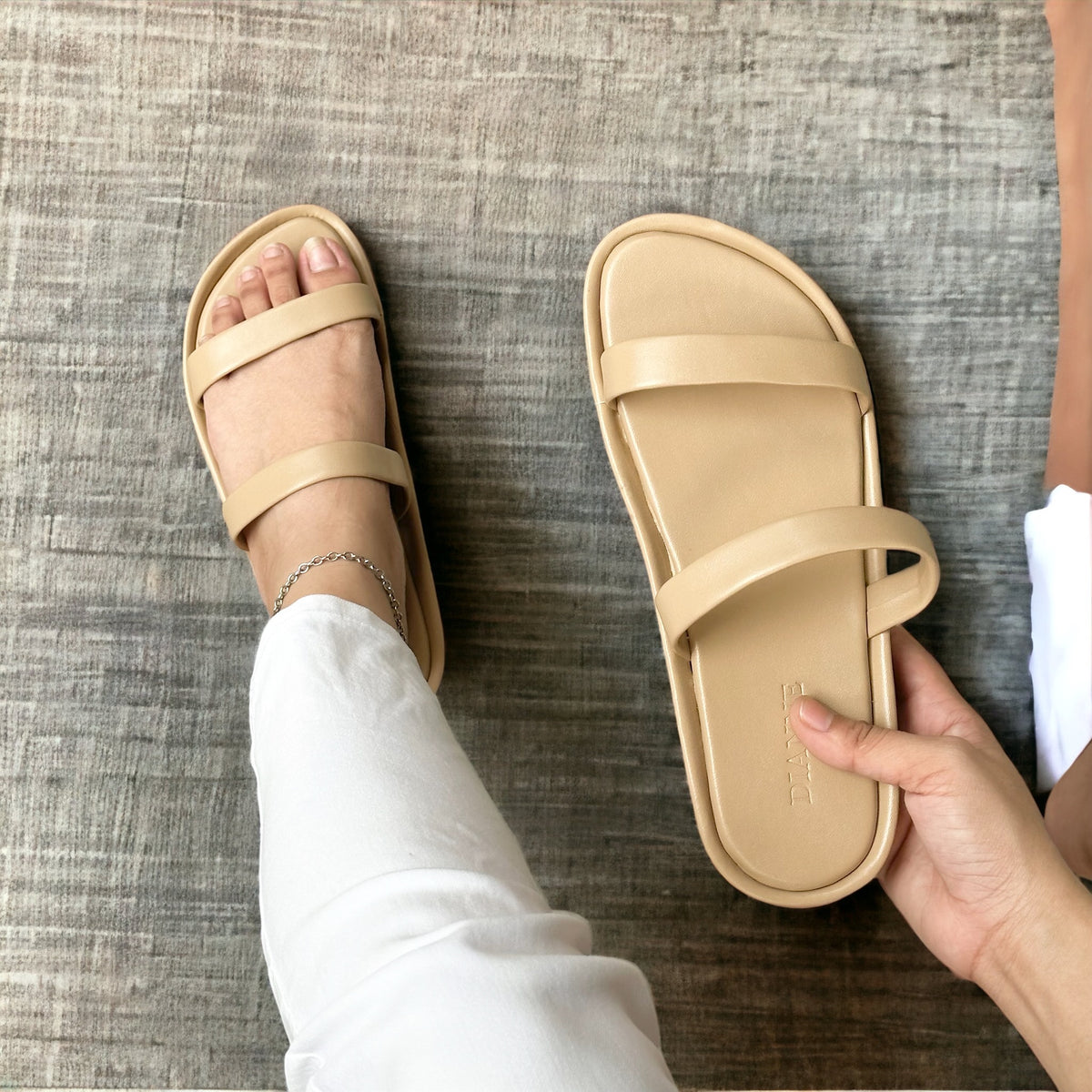 Slides Sandy Beige