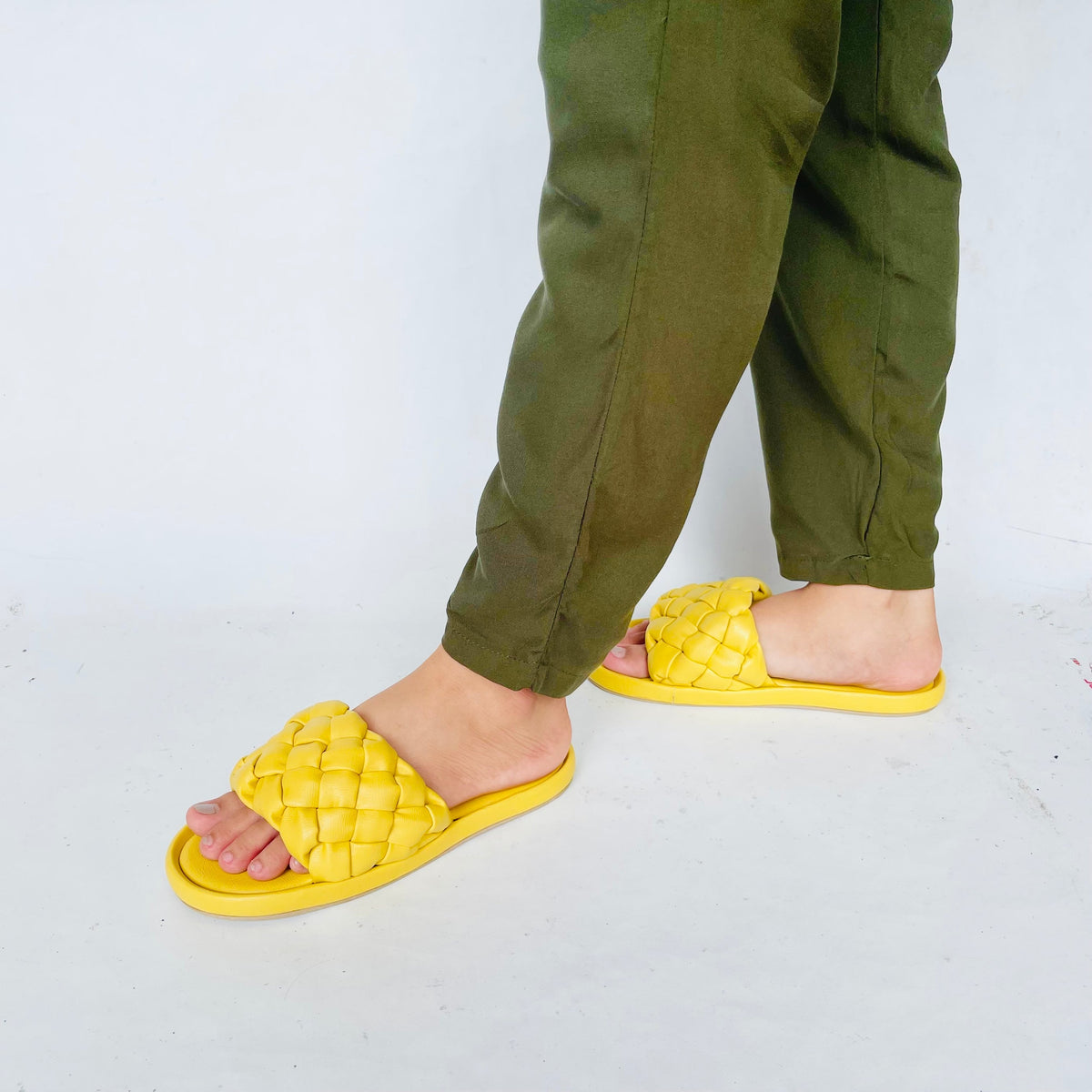 Julia Slides Yellow size 6 and 5 only